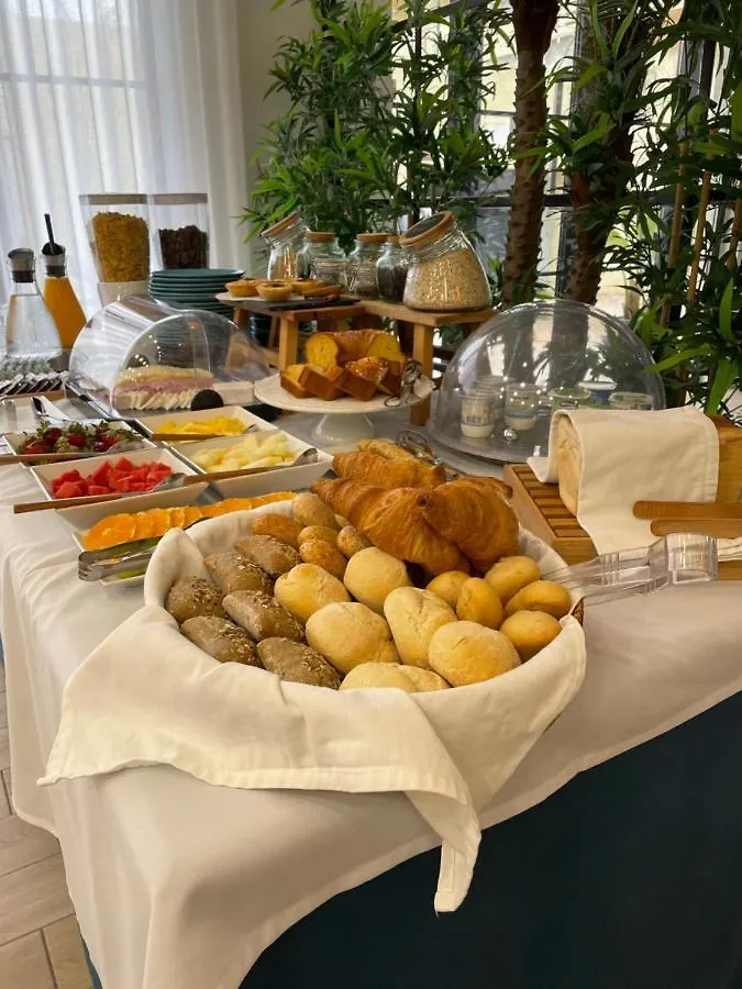 Marsuites Armacao de Pera Bed & Breakfast
