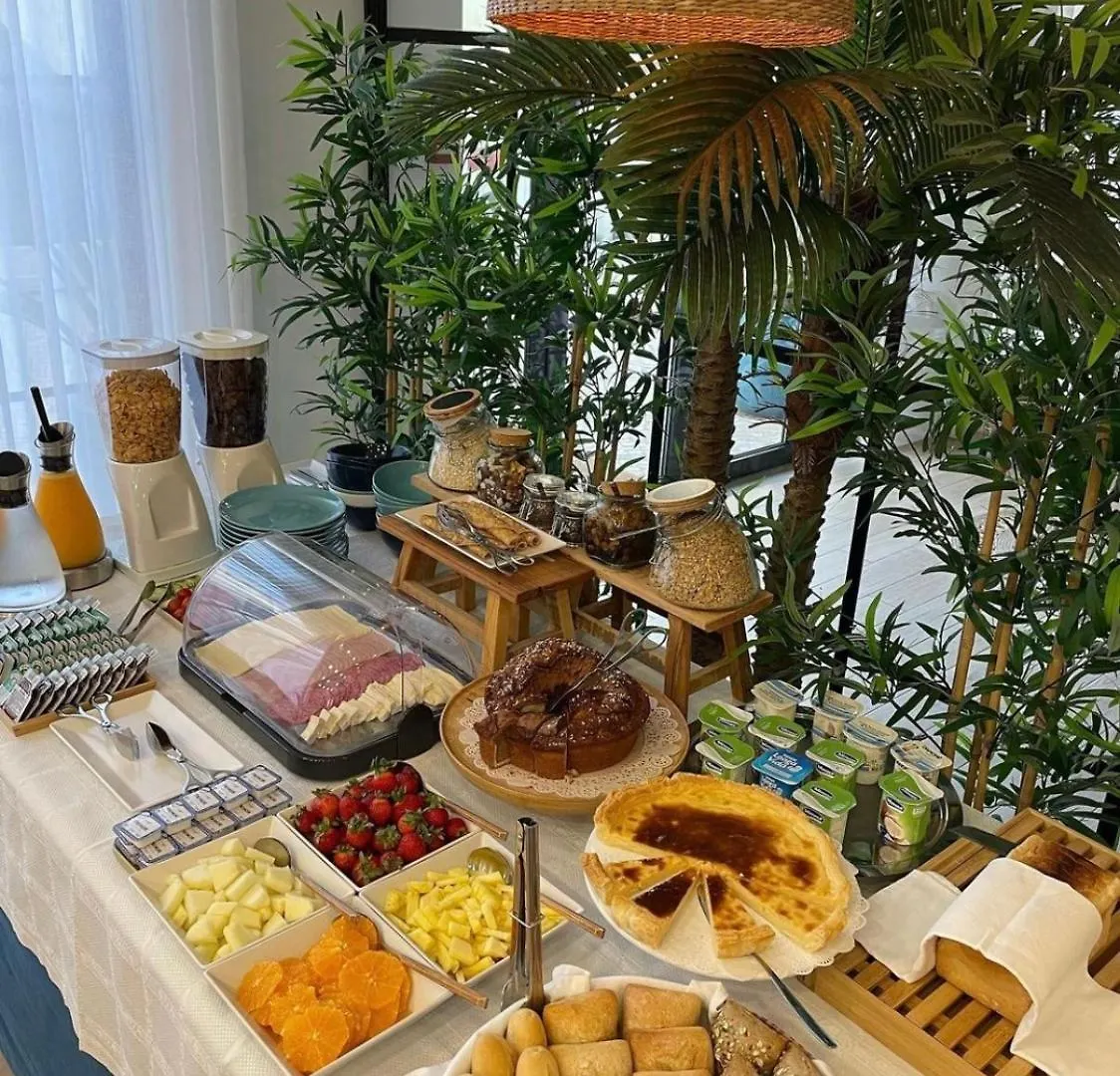Marsuites Armacao de Pera Bed & Breakfast